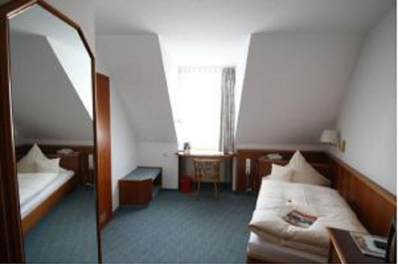 Garni Hotel Maselheimer Hof Exterior photo
