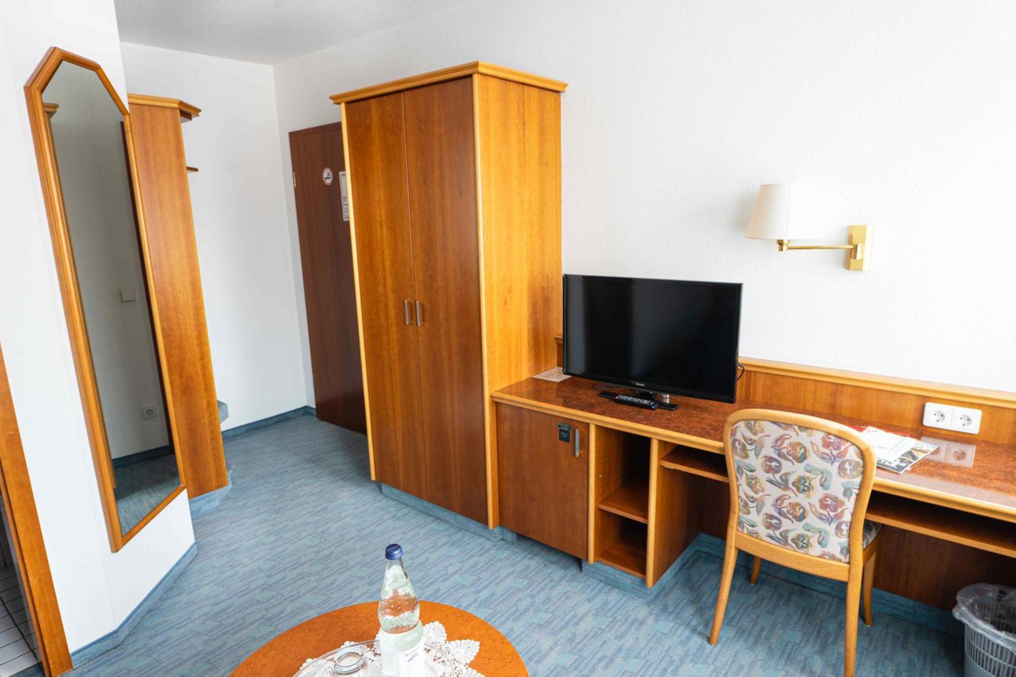 Garni Hotel Maselheimer Hof Exterior photo